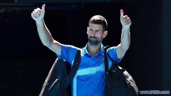 Djokovic chào khán giả，quot sau trận bán kết Australia Mở rộng 2025 trên sân Rod Laver，rước họa& Melbourne hôm 24/1. Ảnh: Reuters